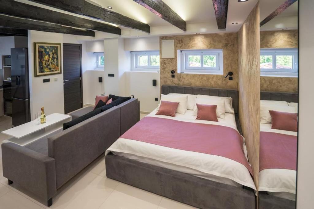 Apartment Royal Studio Rijeka Bagian luar foto